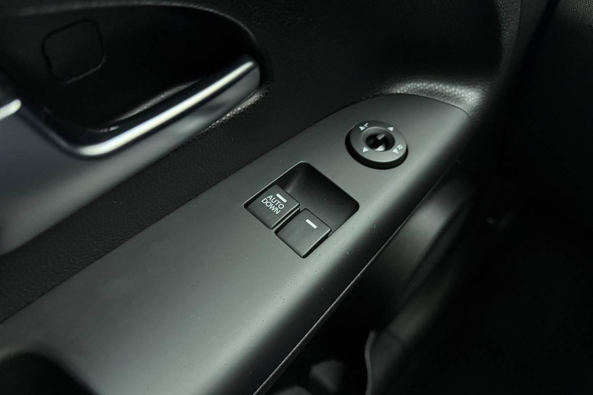 Kia Venga Kia Venga 1.4 CVVT DynamicPLusLine | Trekhaak | Navigatie | camera | Weinig kilometers | Hoge instap | Parkeersensoren | Lichtmetalen velgen