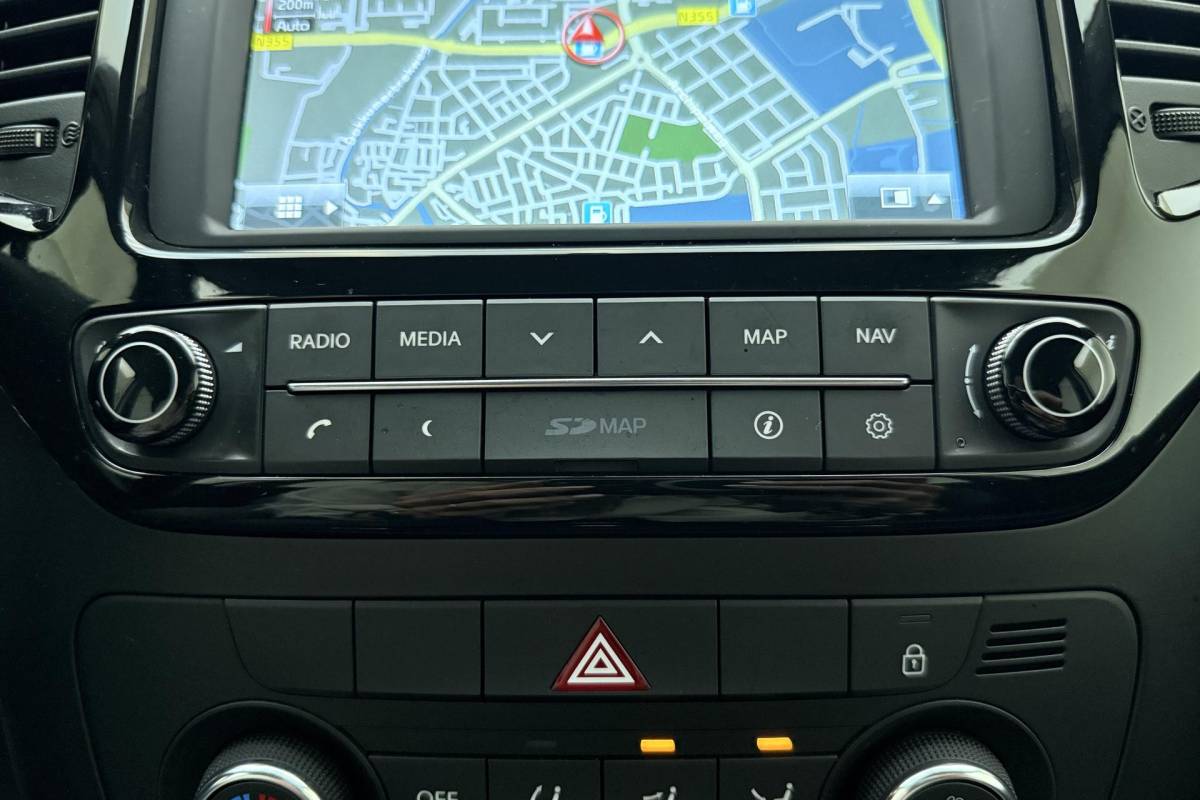 Kia Venga Kia Venga 1.4 CVVT DynamicPLusLine | Trekhaak | Navigatie | camera | Weinig kilometers | Hoge instap | Parkeersensoren | Lichtmetalen velgen