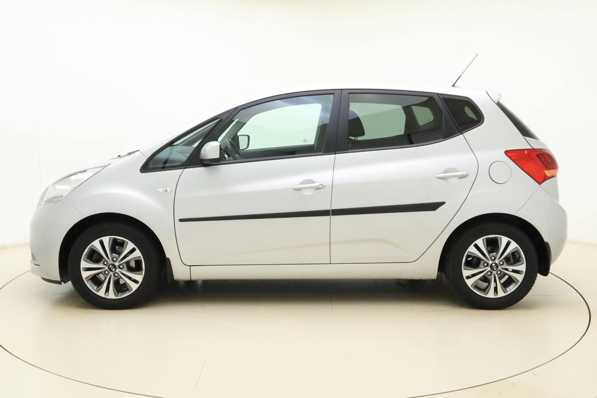 Kia Venga Kia Venga 1.4 CVVT DynamicPLusLine | Trekhaak | Navigatie | camera | Weinig kilometers | Hoge instap | Parkeersensoren | Lichtmetalen velgen