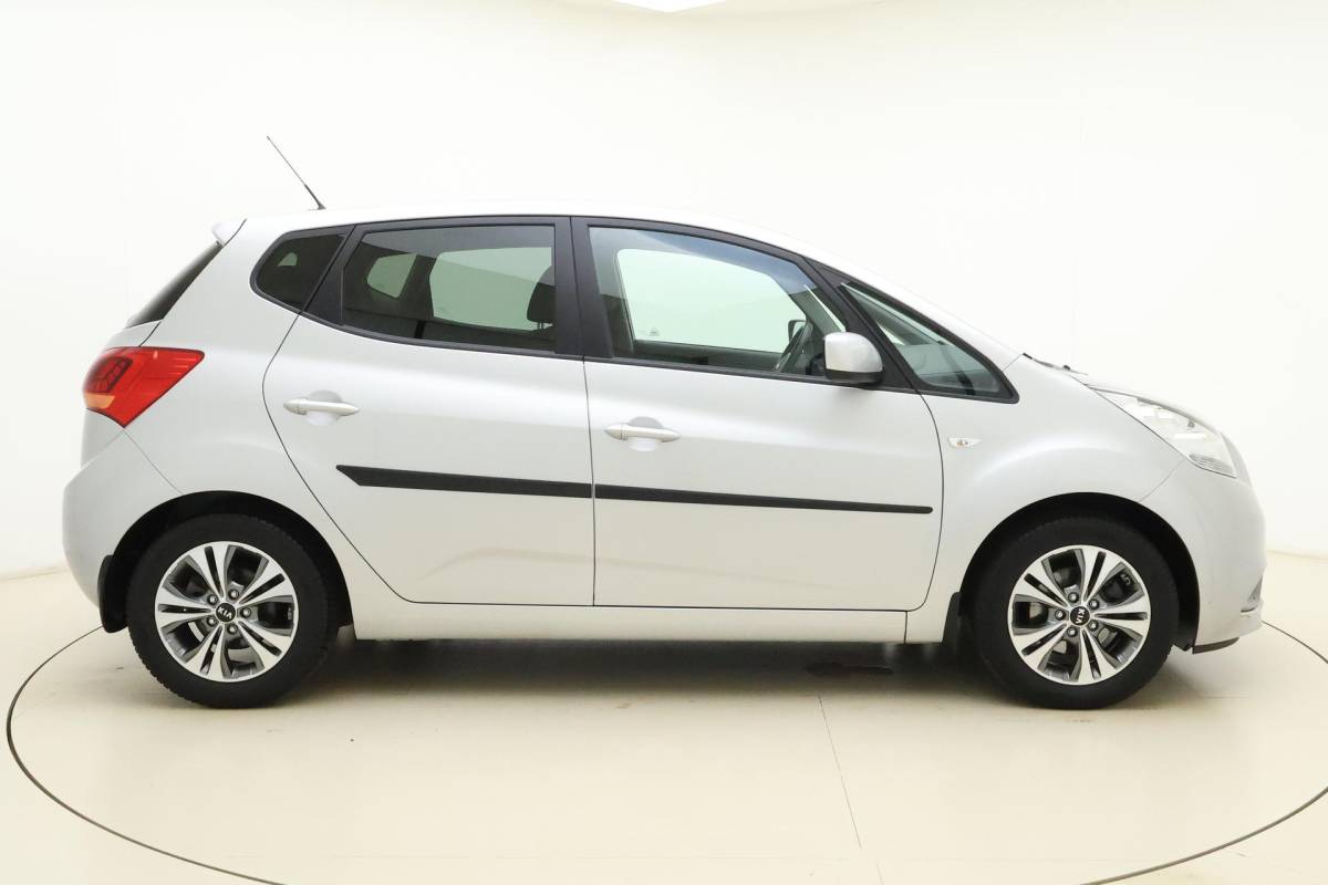 Kia Venga Kia Venga 1.4 CVVT DynamicPLusLine | Trekhaak | Navigatie | camera | Weinig kilometers | Hoge instap | Parkeersensoren | Lichtmetalen velgen