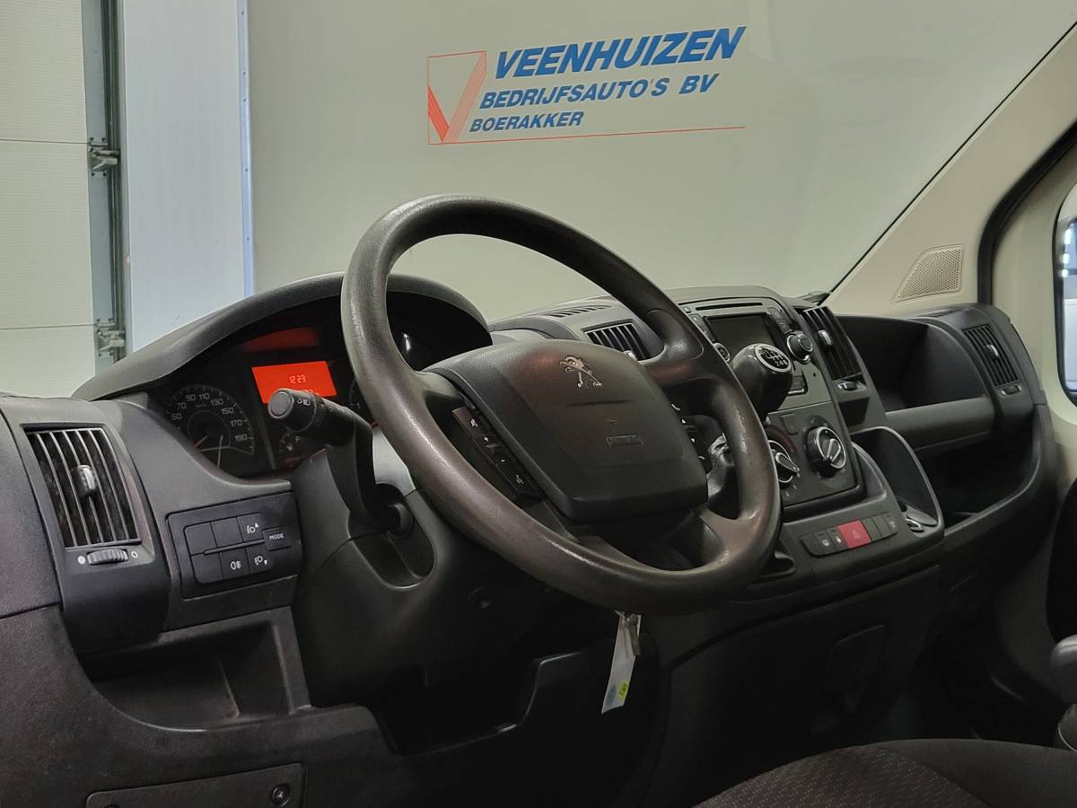 Peugeot Boxer Peugeot Boxer 2.2HDI 131pk Pick-up!