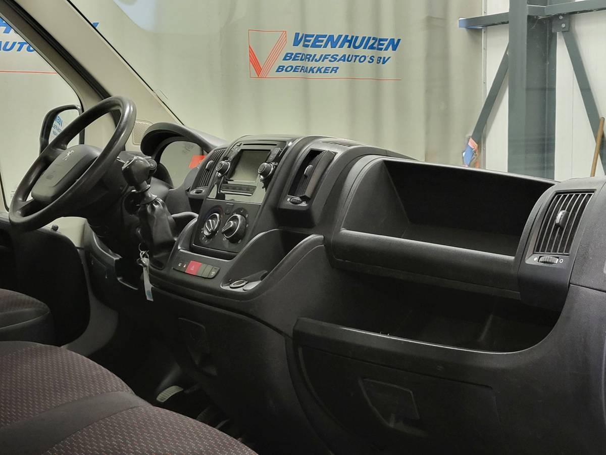 Peugeot Boxer Peugeot Boxer 2.2HDI 131pk Pick-up!