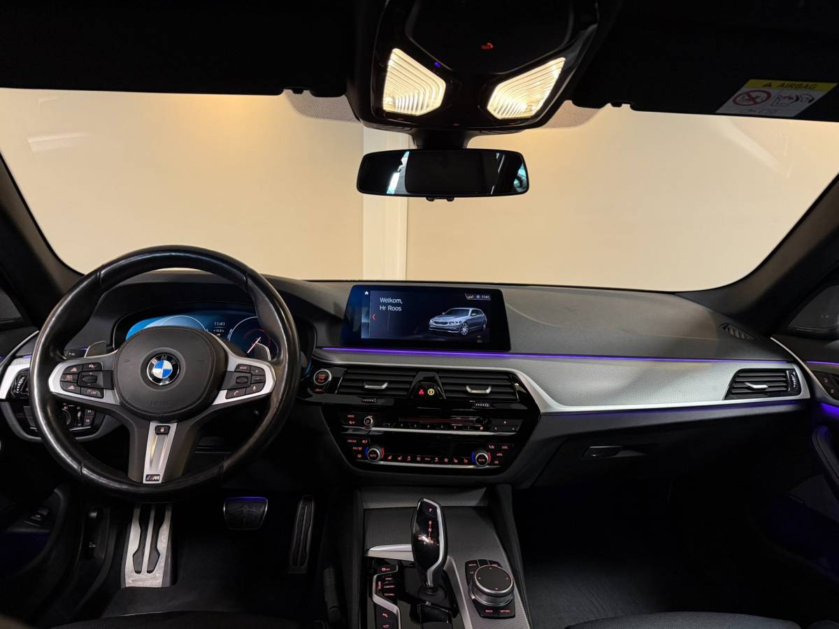 BMW 5 Serie BMW 5-serie Touring 530i High Executive *M-Pakket* 252PK! Carplay|360 Camera|Memory|Stoelventilatie|NAP
