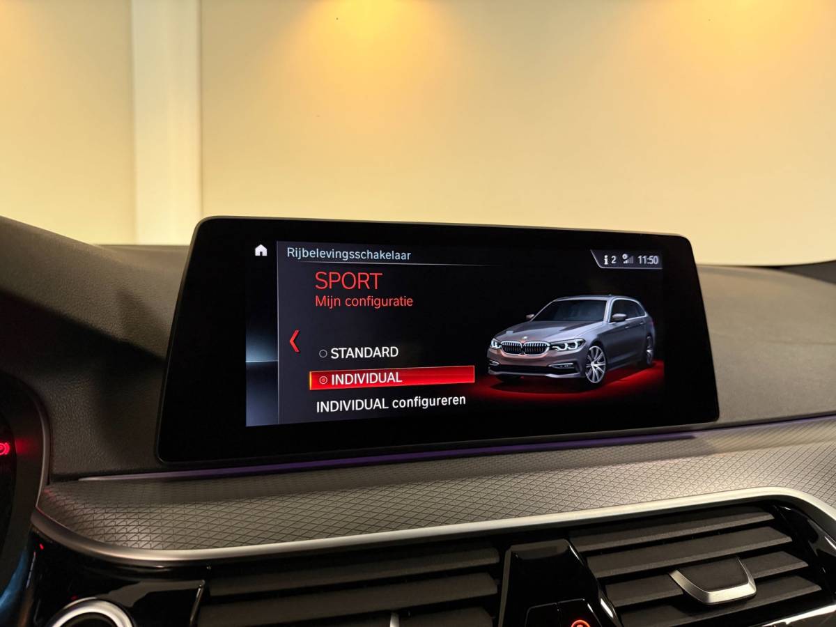 BMW 5 Serie BMW 5-serie Touring 530i High Executive *M-Pakket* 252PK! Carplay|360 Camera|Memory|Stoelventilatie|NAP