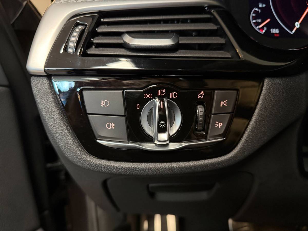 BMW 5 Serie BMW 5-serie Touring 530i High Executive *M-Pakket* 252PK! Carplay|360 Camera|Memory|Stoelventilatie|NAP
