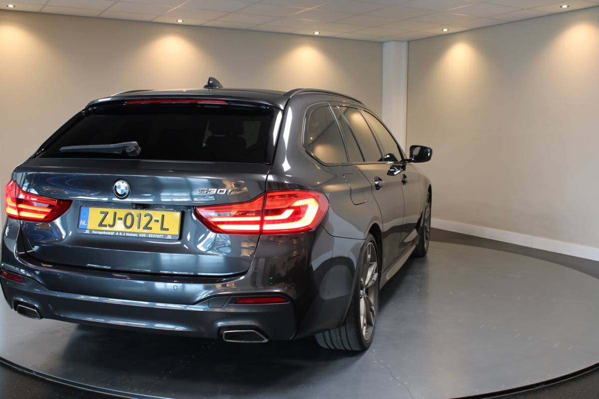 BMW 5 Serie BMW 5-serie Touring 530i High Executive *M-Pakket* 252PK! Carplay|360 Camera|Memory|Stoelventilatie|NAP