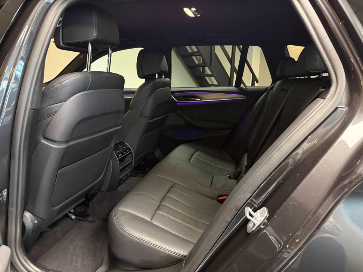 BMW 5 Serie BMW 5-serie Touring 530i High Executive *M-Pakket* 252PK! Carplay|360 Camera|Memory|Stoelventilatie|NAP