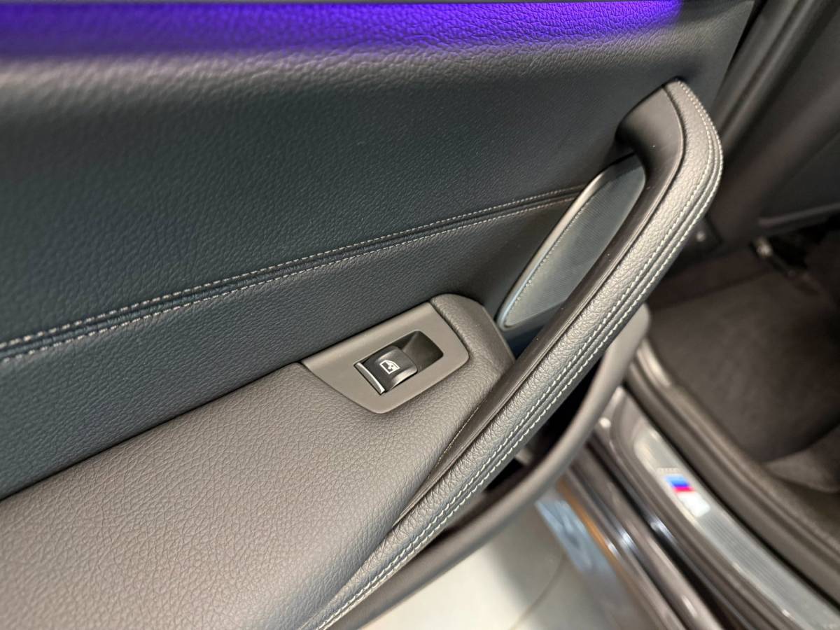 BMW 5 Serie BMW 5-serie Touring 530i High Executive *M-Pakket* 252PK! Carplay|360 Camera|Memory|Stoelventilatie|NAP