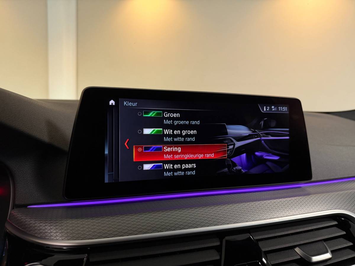 BMW 5 Serie BMW 5-serie Touring 530i High Executive *M-Pakket* 252PK! Carplay|360 Camera|Memory|Stoelventilatie|NAP