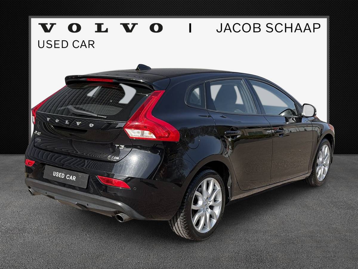 Volvo V40 Volvo V40 2.0 T3 Nordic+ / afneembare trekhaak / 17″ Velgen / Voorruit verwarming /