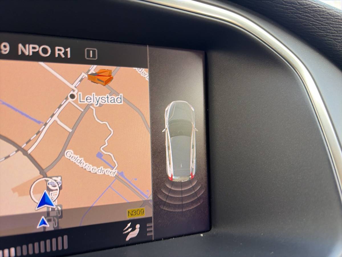 Volvo V40 Volvo V40 2.0 T3 Nordic+ / afneembare trekhaak / 17″ Velgen / Voorruit verwarming /