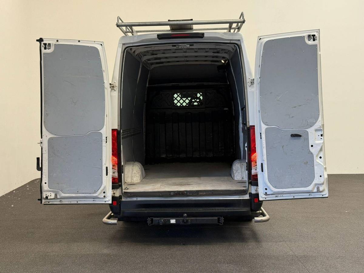 Iveco Daily Iveco Daily 35S14 140pk L2H2/L3H2 3500kg Trekhaak Airco Cruise