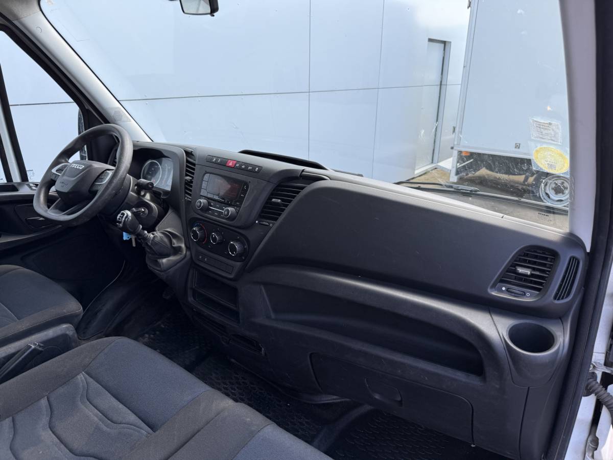 Iveco Daily Iveco Daily 35C14 2.3 Kipper Dubbellucht 3,5t Airco Cruise Control Trekhaak Luchtgeveerde stoel Nieuwe APK t/m 3-8-2027