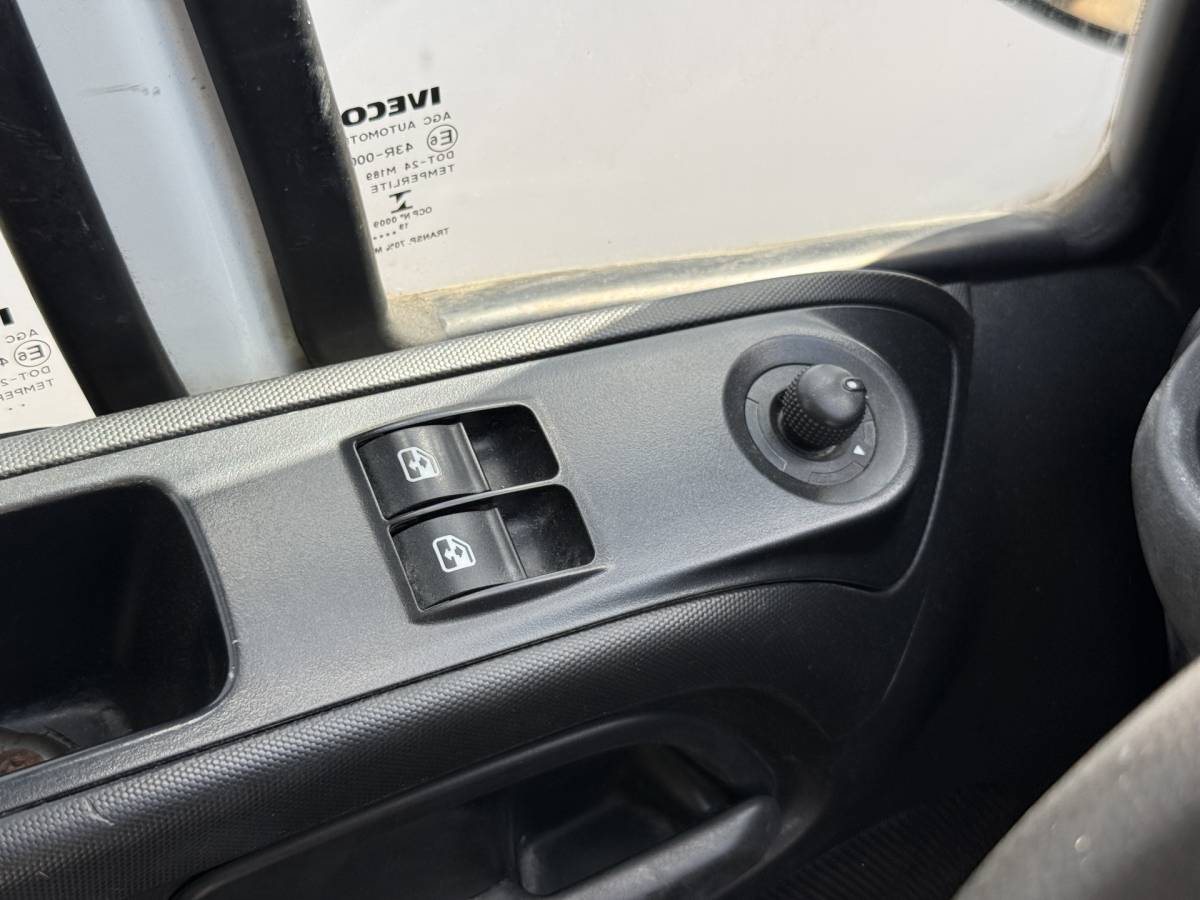 Iveco Daily Iveco Daily 35C14 2.3 Kipper Dubbellucht 3,5t Airco Cruise Control Trekhaak Luchtgeveerde stoel Nieuwe APK t/m 3-8-2027