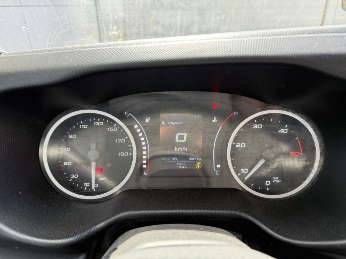 Iveco Daily Iveco Daily 35C14 2.3 Kipper Dubbellucht 3,5t Airco Cruise Control Trekhaak Luchtgeveerde stoel Nieuwe APK t/m 3-8-2027