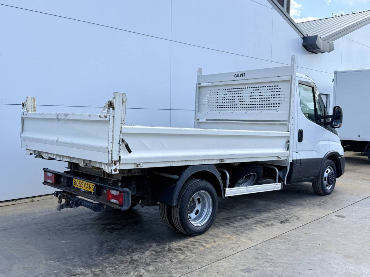 Iveco Daily Iveco Daily 35C14 2.3 Kipper Dubbellucht 3,5t Airco Cruise Control Trekhaak Luchtgeveerde stoel Nieuwe APK t/m 3-8-2027