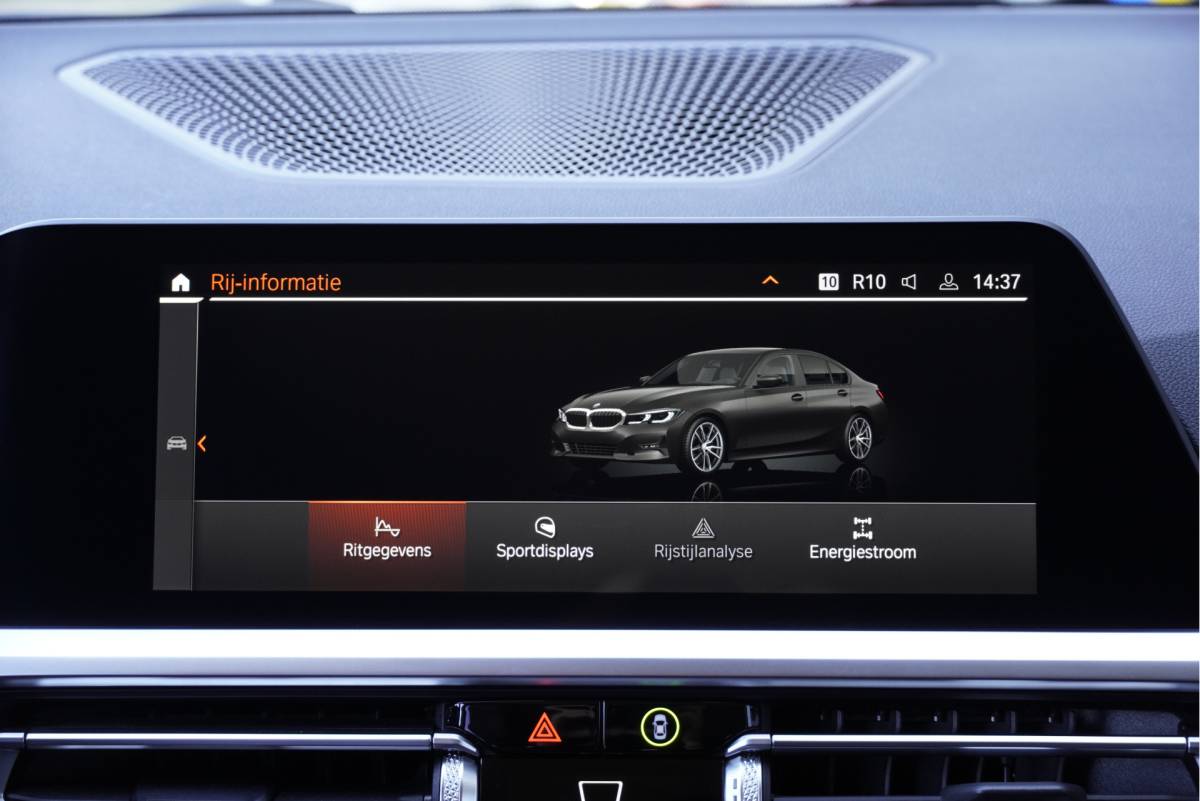 BMW 3 Serie BMW 3-serie 318i 157PK! Automaat High Business Edition BJ2021 Lmv 17″ | Led V+A | Pdc | Elek. trekhaak | Navi | Virtual cockpit | Climate control | Cruise control | Lederen bekleding | Sportstoelen | Extra getint glas