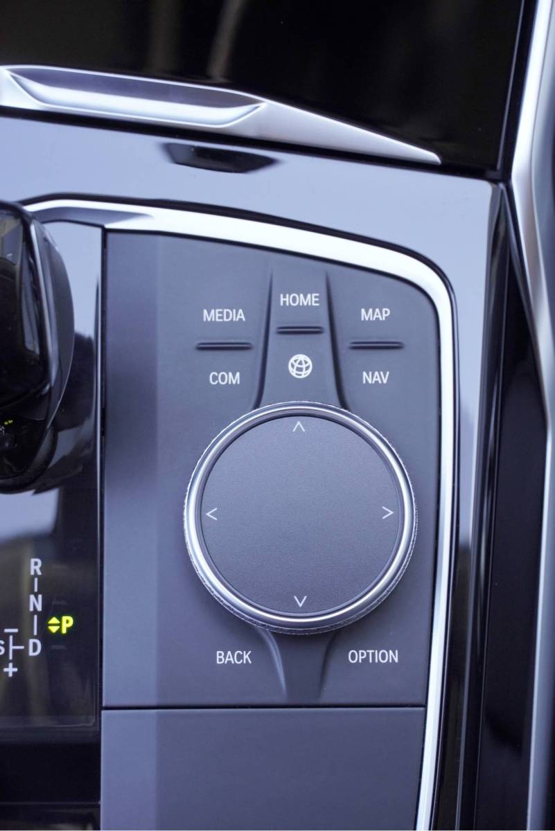 BMW 3 Serie BMW 3-serie 318i 157PK! Automaat High Business Edition BJ2021 Lmv 17″ | Led V+A | Pdc | Elek. trekhaak | Navi | Virtual cockpit | Climate control | Cruise control | Lederen bekleding | Sportstoelen | Extra getint glas