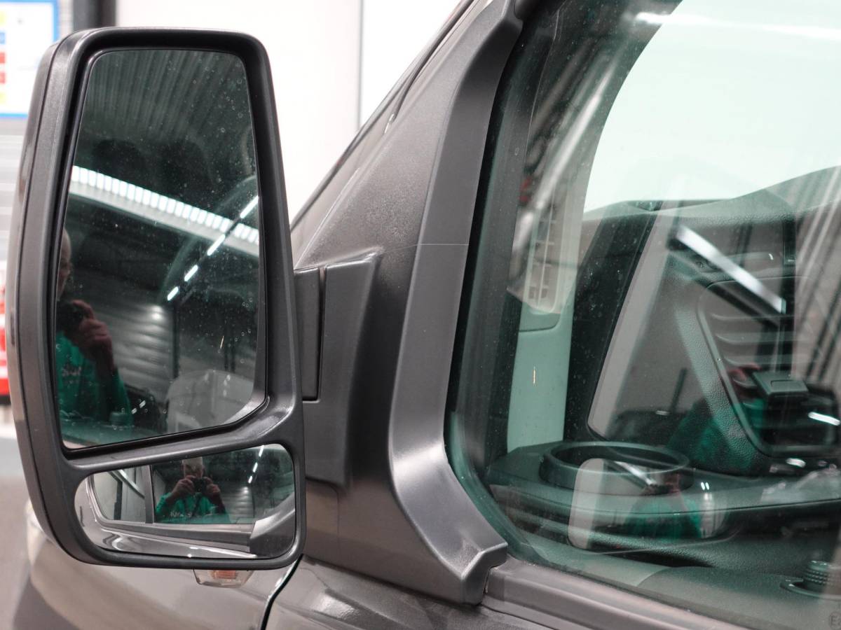 Ford Transit Custom Ford Transit Custom 300 2.0 TDCI 130pk L2H1 Trend Automaat Airco Navigatie Cruisecontrol Camera Parkeersensoren Trekhaak Betimmering
