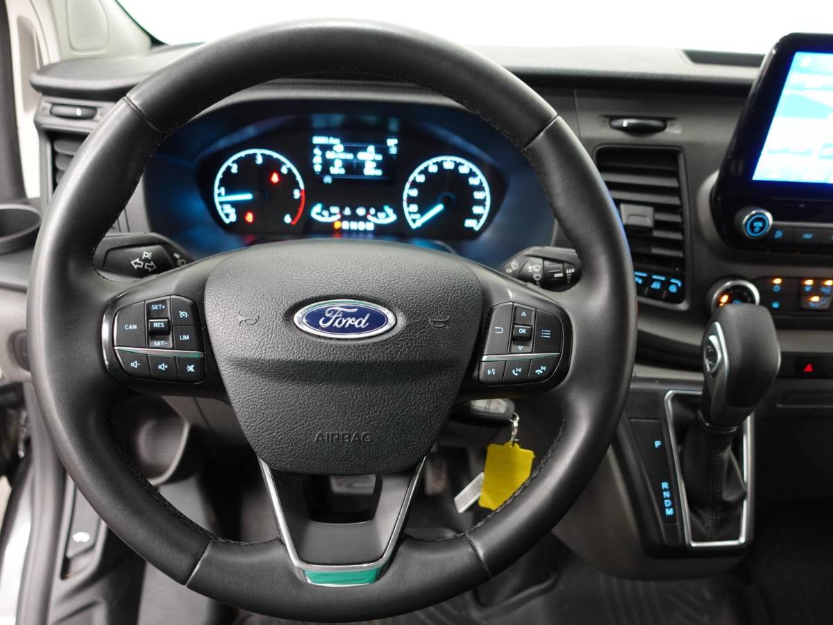 Ford Transit Custom Ford Transit Custom 300 2.0 TDCI 130pk L2H1 Trend Automaat Airco Navigatie Cruisecontrol Camera Parkeersensoren Trekhaak Betimmering