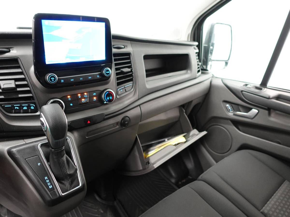 Ford Transit Custom Ford Transit Custom 300 2.0 TDCI 130pk L2H1 Trend Automaat Airco Navigatie Cruisecontrol Camera Parkeersensoren Trekhaak Betimmering
