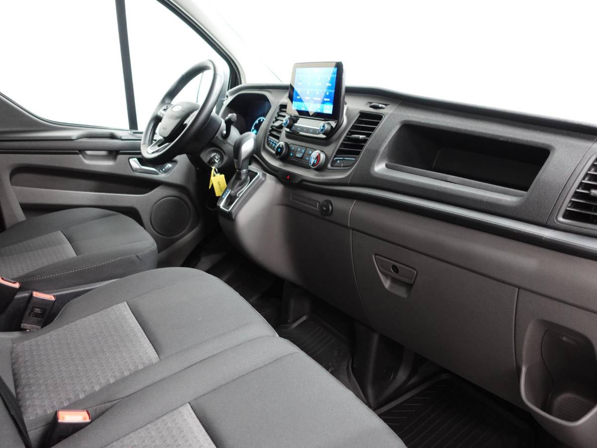 Ford Transit Custom Ford Transit Custom 300 2.0 TDCI 130pk L2H1 Trend Automaat Airco Navigatie Cruisecontrol Camera Parkeersensoren Trekhaak Betimmering