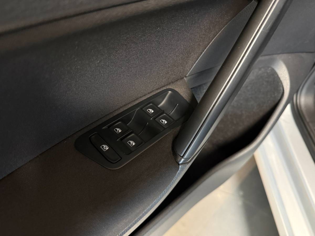 Volkswagen Golf Volkswagen Golf Variant 1.0 TSI Trendline *Top onderhouden* All-seasons|Cruise|Navi|DAB|NAP
