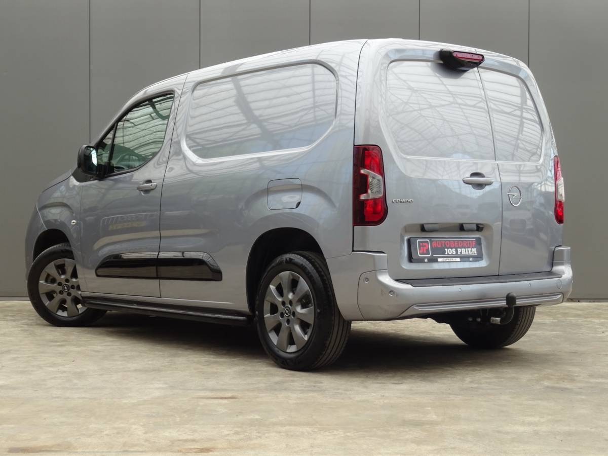 Opel Combo Opel Combo 1.5 BlueHDi 130 S&S L1 * 3 ZITS * LUXE UITVOERING !!