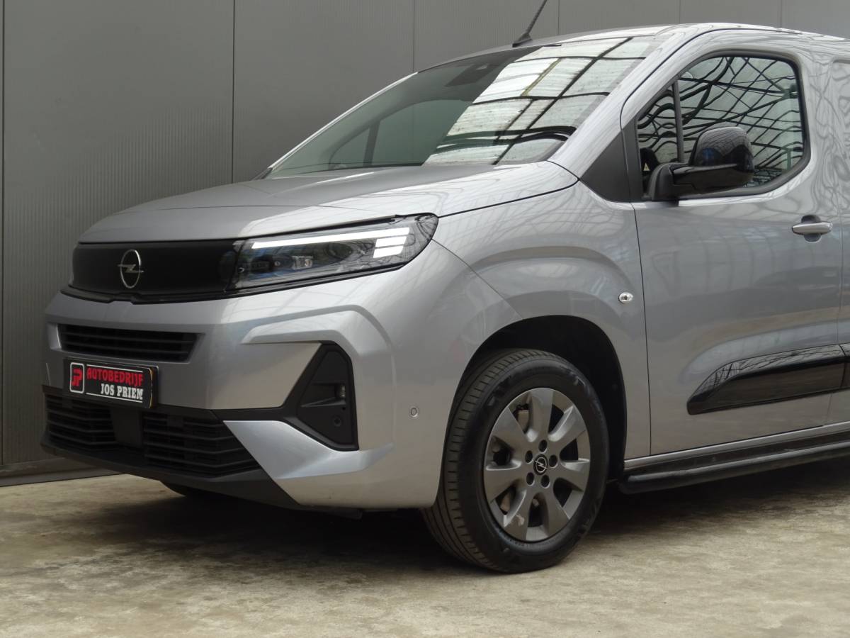 Opel Combo Opel Combo 1.5 BlueHDi 130 S&S L1 * 3 ZITS * LUXE UITVOERING !!