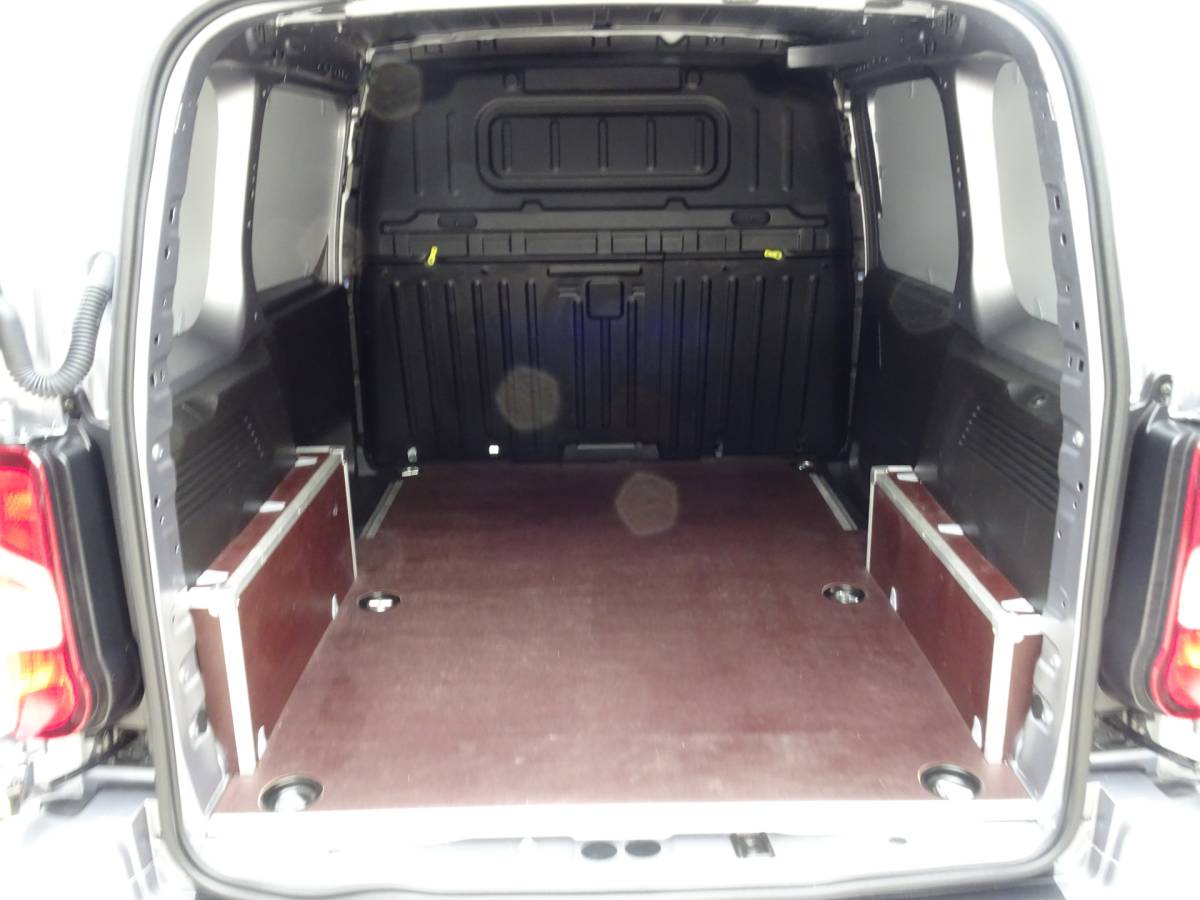 Opel Combo Opel Combo 1.5 BlueHDi 130 S&S L1 * 3 ZITS * LUXE UITVOERING !!