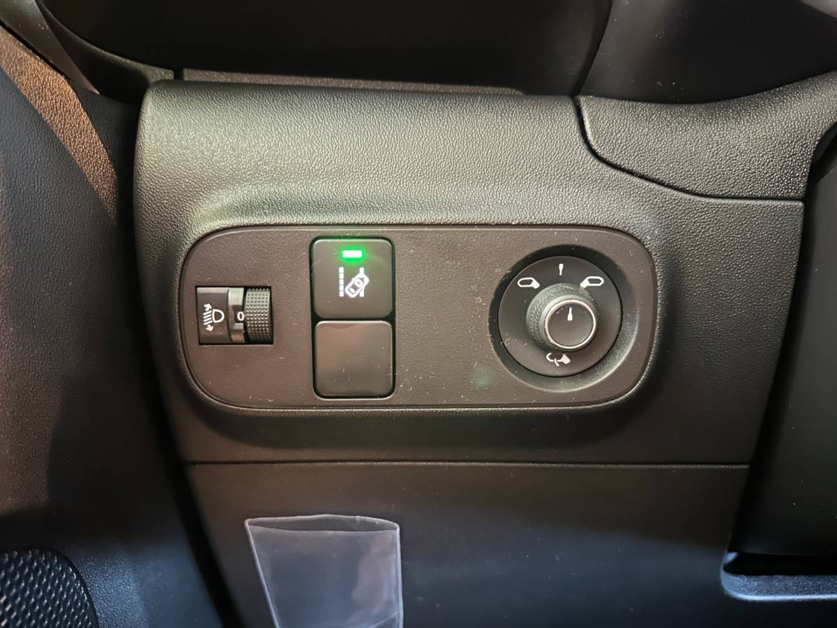 Citroën C3 Citroen C3 1.2 PureTech AUTOMAAT S&S FEEL-uitv|CLIMA AIRCO|NAVIGATIE|ISOFIX|CRUISE CONTROL|APPLE CARPLAY+ANDROID|BLUETOOTH|LM-VELG