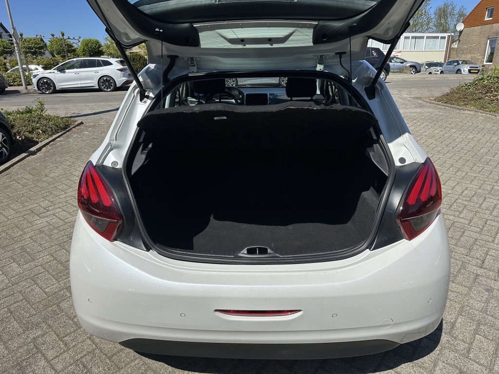 Peugeot 208 Peugeot 208 1.2 110PK Allure | Distributieriem Vervangen |