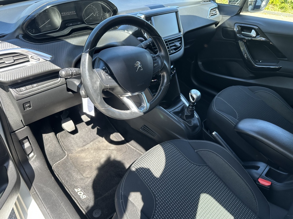 Peugeot 208 Peugeot 208 1.2 110PK Allure | Distributieriem Vervangen |