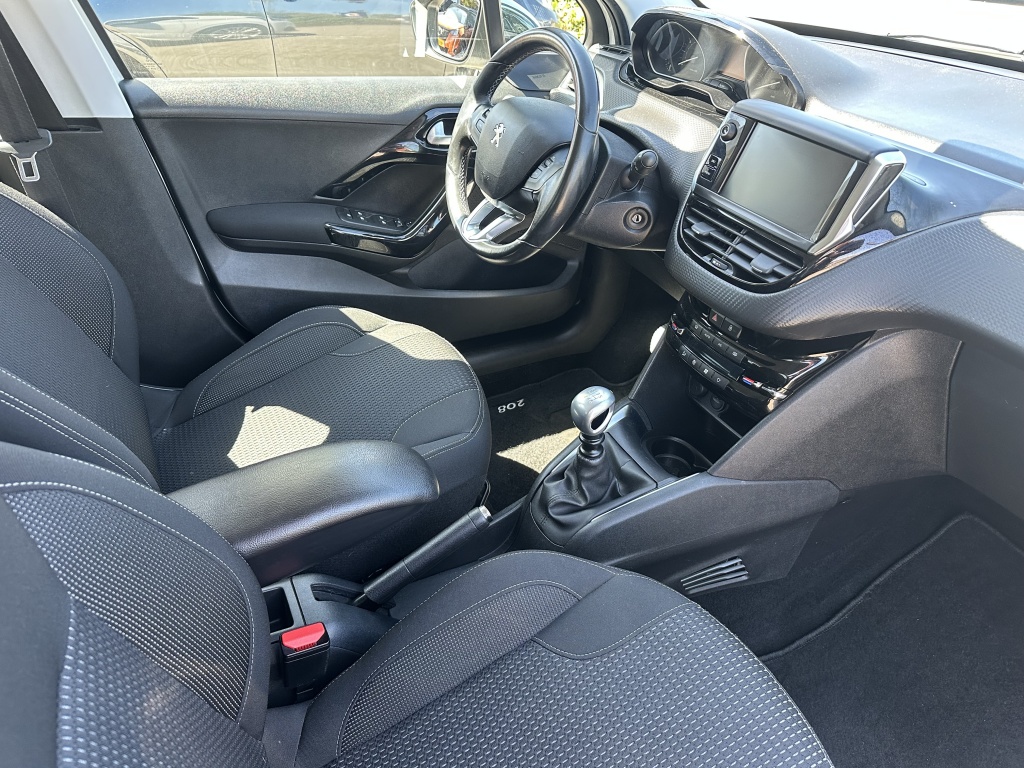 Peugeot 208 Peugeot 208 1.2 110PK Allure | Distributieriem Vervangen |