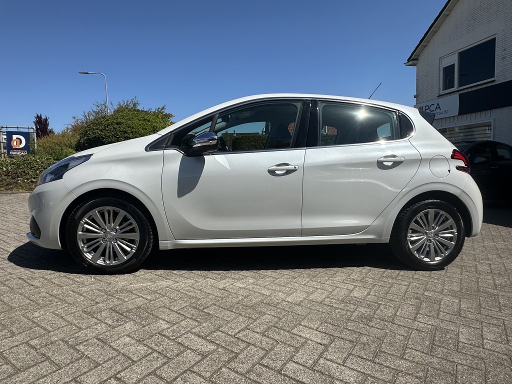 Peugeot 208 Peugeot 208 1.2 110PK Allure | Distributieriem Vervangen |