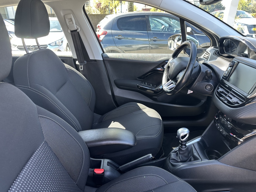 Peugeot 208 Peugeot 208 1.2 110PK Allure | Distributieriem Vervangen |
