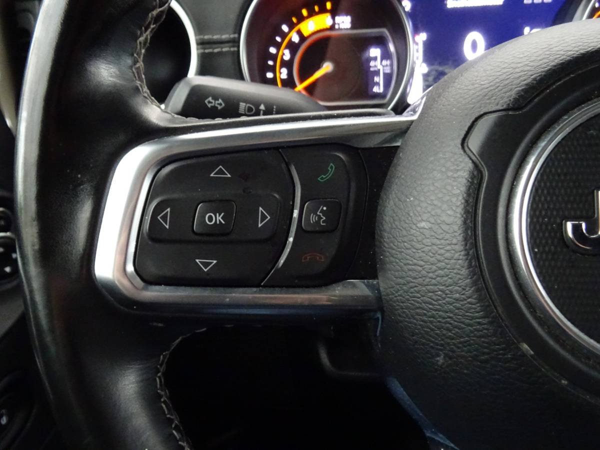 Jeep Gladiator Jeep GLADIATOR 3.0 V6 OVERLAND * GRIJS KENTEKEN en/of 5 ZITPLAATSEN !!