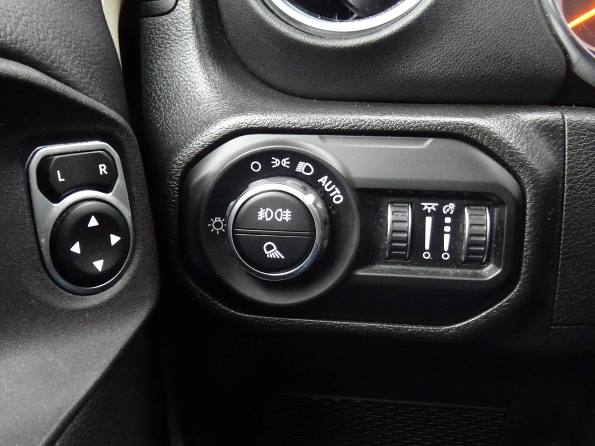 Jeep Gladiator Jeep GLADIATOR 3.0 V6 OVERLAND * GRIJS KENTEKEN en/of 5 ZITPLAATSEN !!