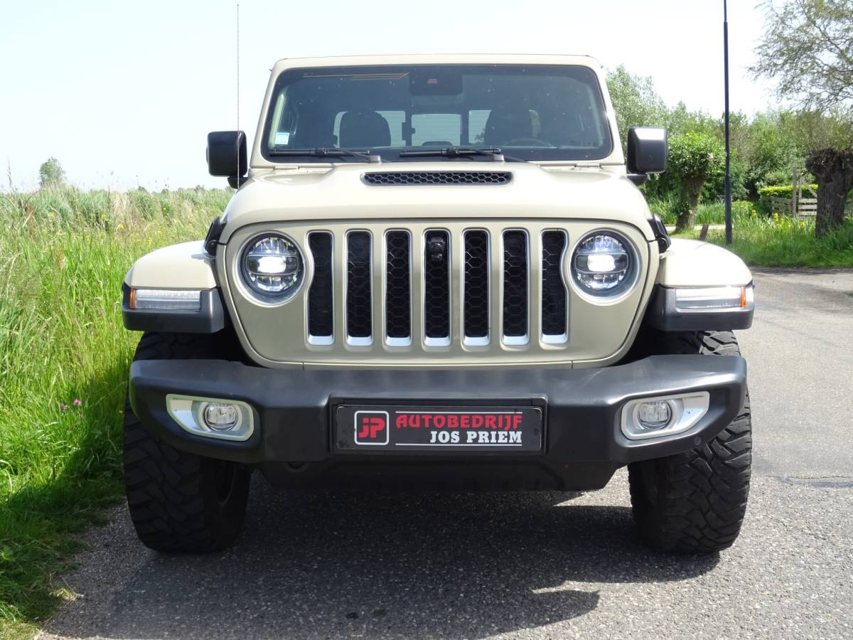 Jeep Gladiator Jeep GLADIATOR 3.0 V6 OVERLAND * GRIJS KENTEKEN en/of 5 ZITPLAATSEN !!