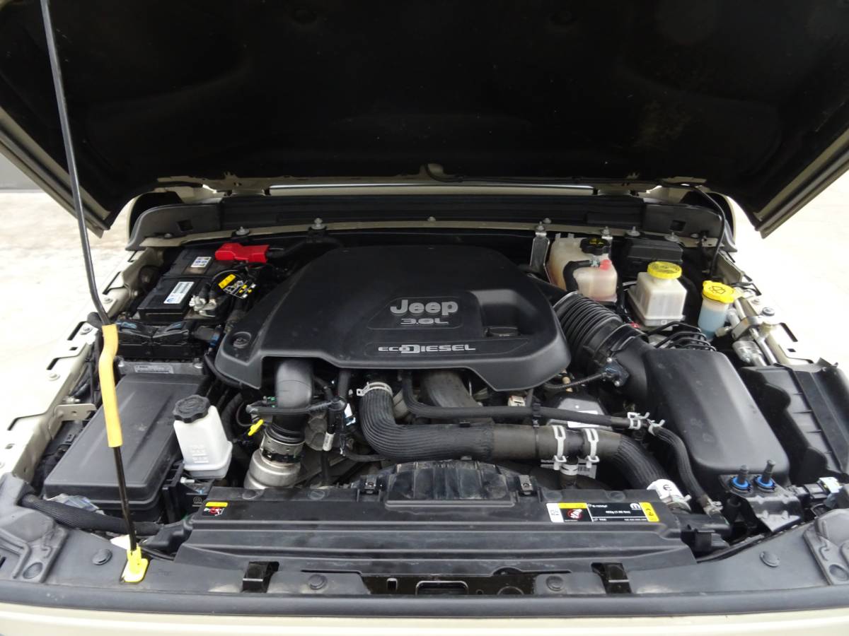 Jeep Gladiator Jeep GLADIATOR 3.0 V6 OVERLAND * GRIJS KENTEKEN en/of 5 ZITPLAATSEN !!