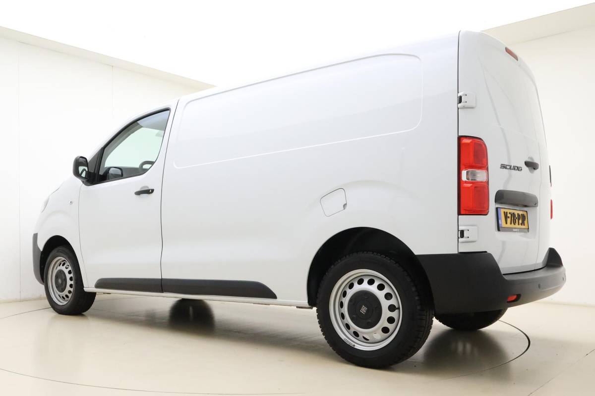 Fiat Scudo Fiat Scudo 2.0 Diesel 145 L2 | Navigatie | Laadruimte betimmering | Camera | 3 Zitplaatsen | Cruise control | Mistlampen voor | Airco | Zijschuifdeur