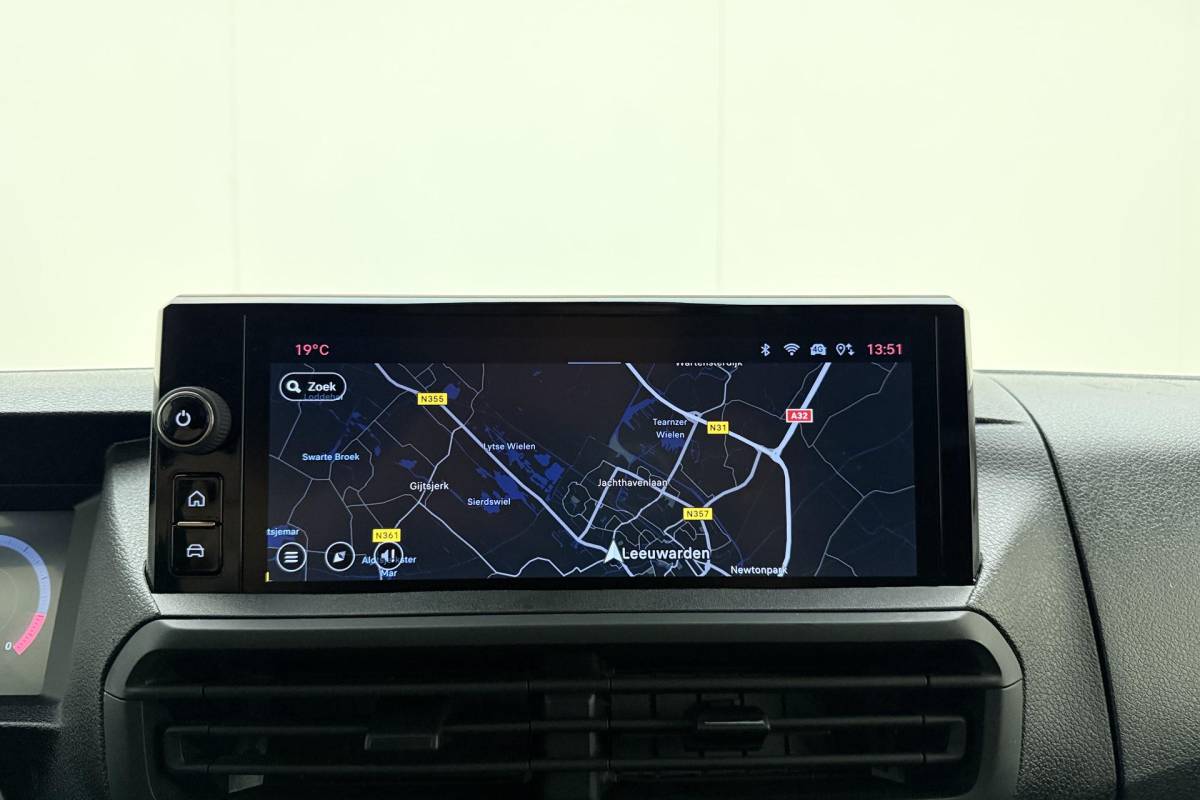 Fiat Scudo Fiat Scudo 2.0 Diesel 145 L2 | Navigatie | Laadruimte betimmering | Camera | 3 Zitplaatsen | Cruise control | Mistlampen voor | Airco | Zijschuifdeur
