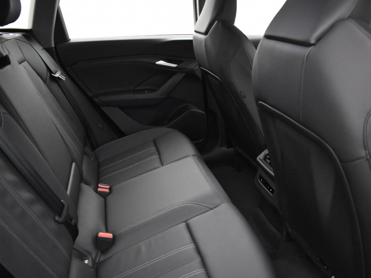 Audi Q6 e-tron Audi Q6 e-tron Launch edition quattro 100Kwh 388 PK · Panorama dak · Assistentiepakket Veiligheid · Tech Pro