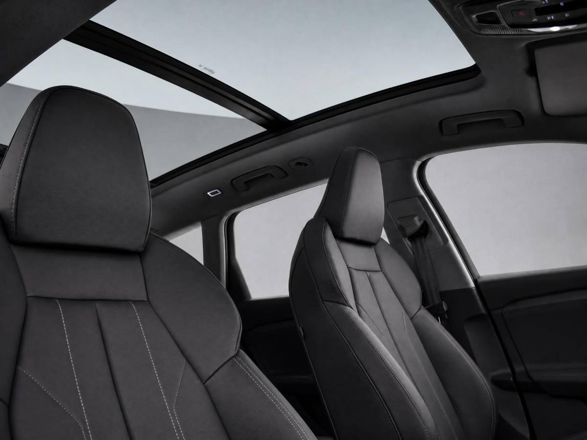 Audi Q6 e-tron Audi Q6 e-tron Launch edition quattro 100Kwh 388 PK · Panorama dak · Assistentiepakket Veiligheid · Tech Pro