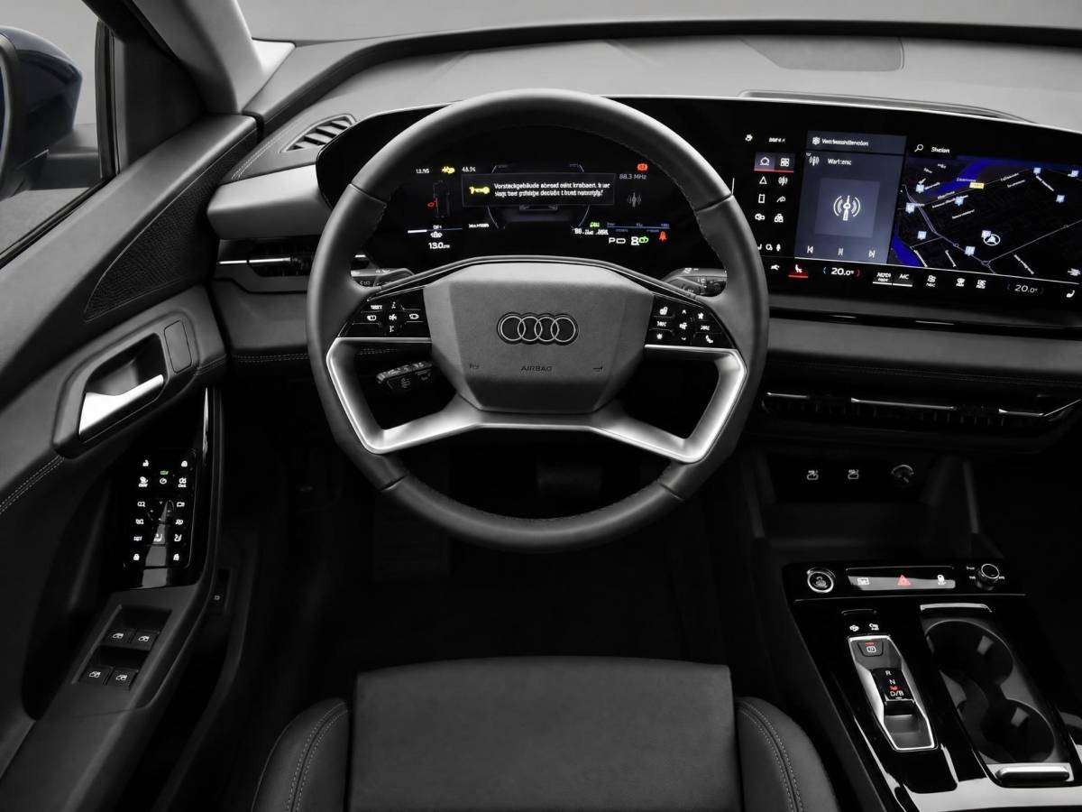 Audi Q6 e-tron Audi Q6 e-tron Launch edition quattro 100Kwh 388 PK · Panorama dak · Assistentiepakket Veiligheid · Tech Pro