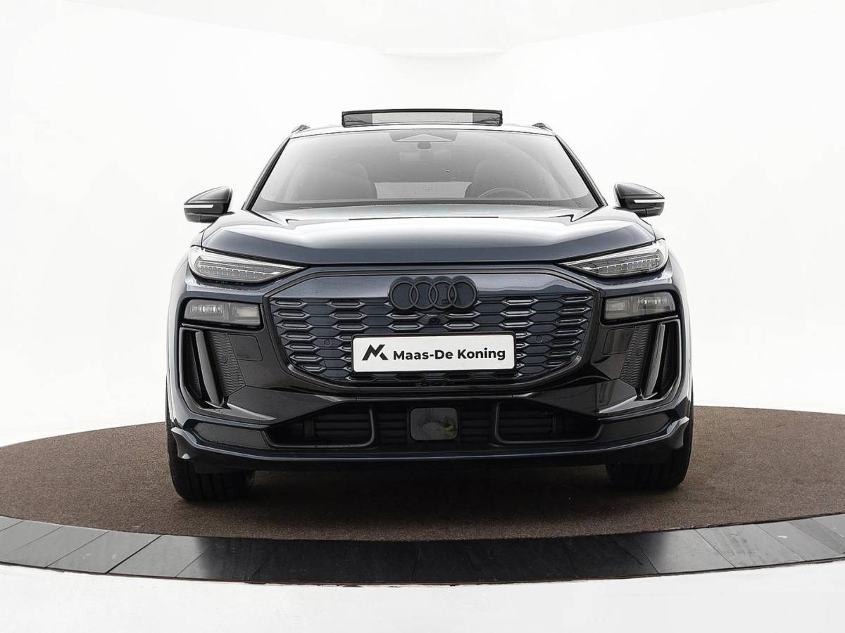 Audi Q6 e-tron Audi Q6 e-tron Launch edition quattro 100Kwh 388 PK · Panorama dak · Assistentiepakket Veiligheid · Tech Pro