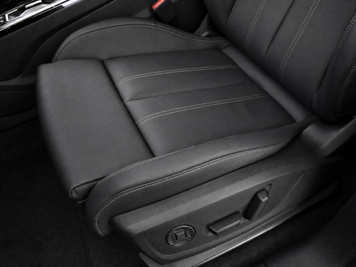 Audi Q6 e-tron Audi Q6 e-tron Launch edition quattro 100Kwh 388 PK · Panorama dak · Assistentiepakket Veiligheid · Tech Pro