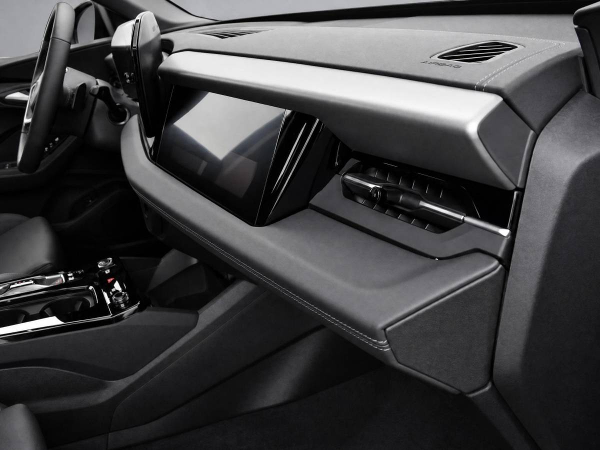 Audi Q6 e-tron Audi Q6 e-tron Launch edition quattro 100Kwh 388 PK · Panorama dak · Assistentiepakket Veiligheid · Tech Pro