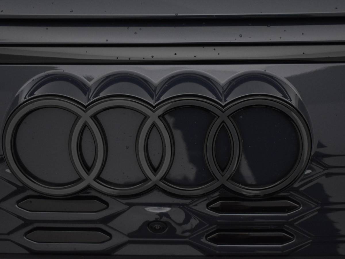 Audi Q6 e-tron Audi Q6 e-tron Launch edition quattro 100Kwh 388 PK · Panorama dak · Assistentiepakket Veiligheid · Tech Pro