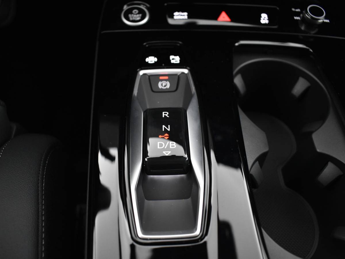 Audi Q6 e-tron Audi Q6 e-tron Launch edition quattro 100Kwh 388 PK · Panorama dak · Assistentiepakket Veiligheid · Tech Pro